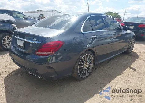 2016 Mercedes-Benz C 300 4Matic/Luxury 4Matic/Sport 4Matic z USA, uszkodzony, nr VIN 55SWF4KB3GU104717
